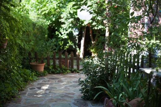 Small Yards Are Good For Gardens