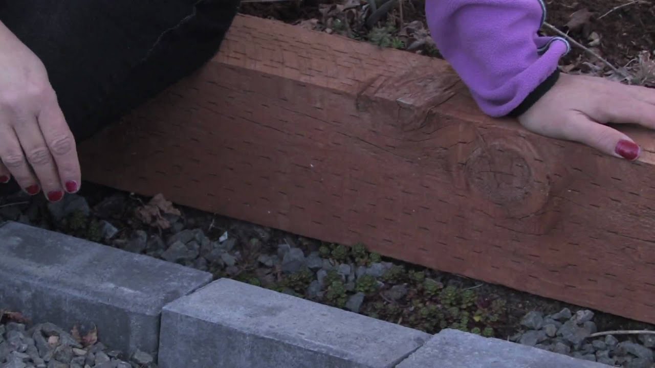 Gardening Tips : How to Edge a Flower Bed With Bricks